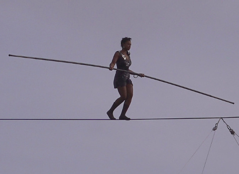 Provazochodkyně nad Vltavou